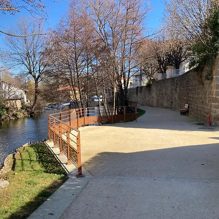 Du Bonheur - Au Coeur Des Volcans D'auvergne Sur La Route Du Sud * Issoire