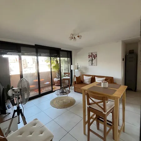 Du Bonheur - Au Coeur Des Volcans D'auvergne Sur La Route Du Sud *