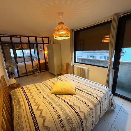 Du Bonheur - Au Coeur Des Volcans D'auvergne Sur La Route Du Sud * Issoire